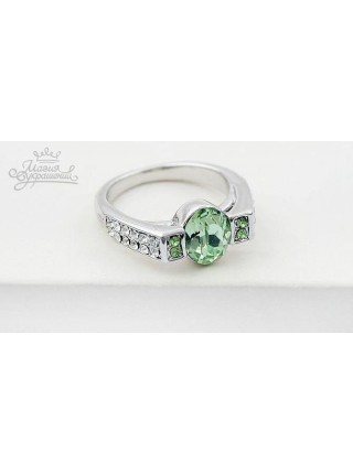 Кольцо со Сваровски зеленого цвета